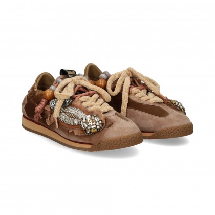 deportivo-broche-tul-tercipelo-beige