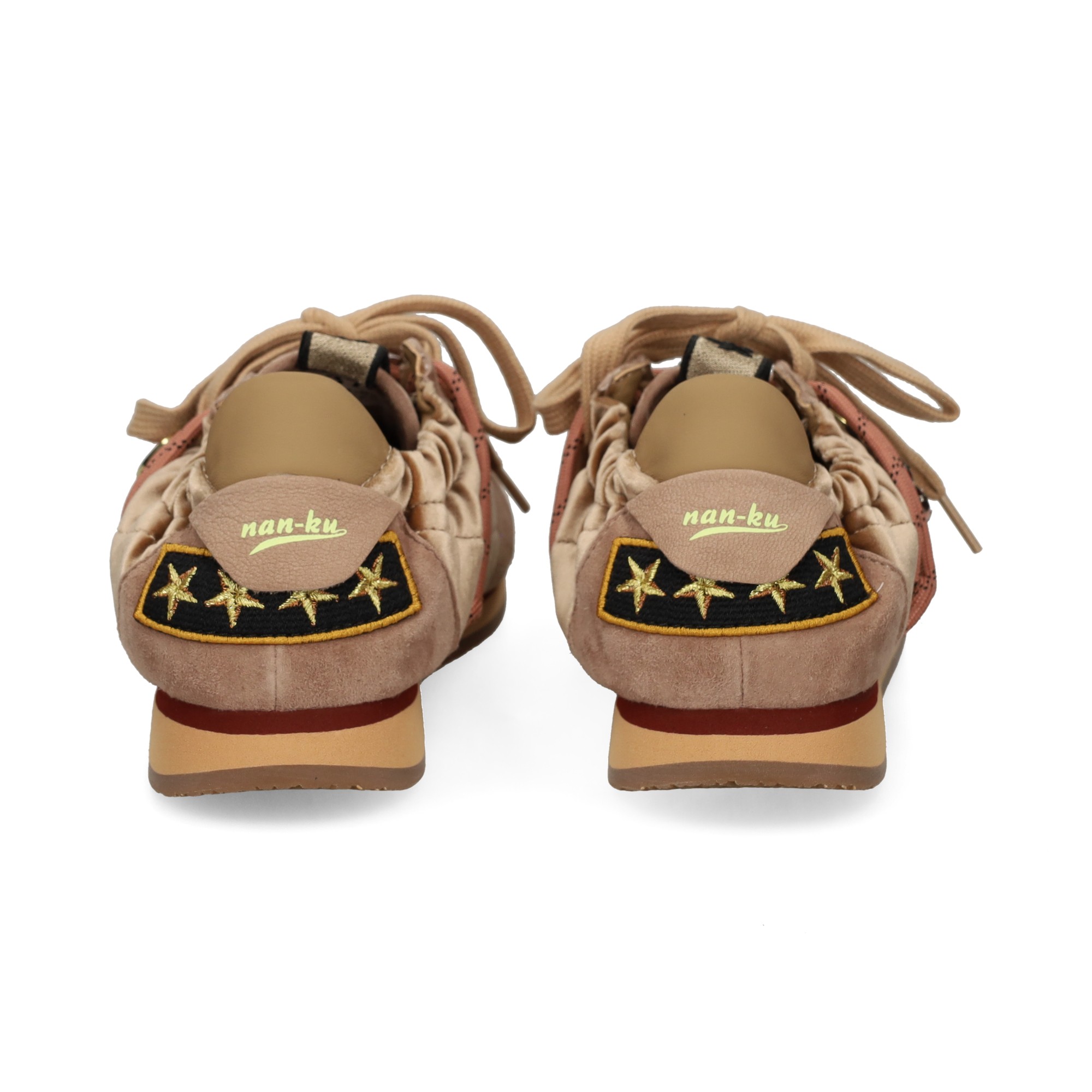 deportivo-broche-tercipelo-beige