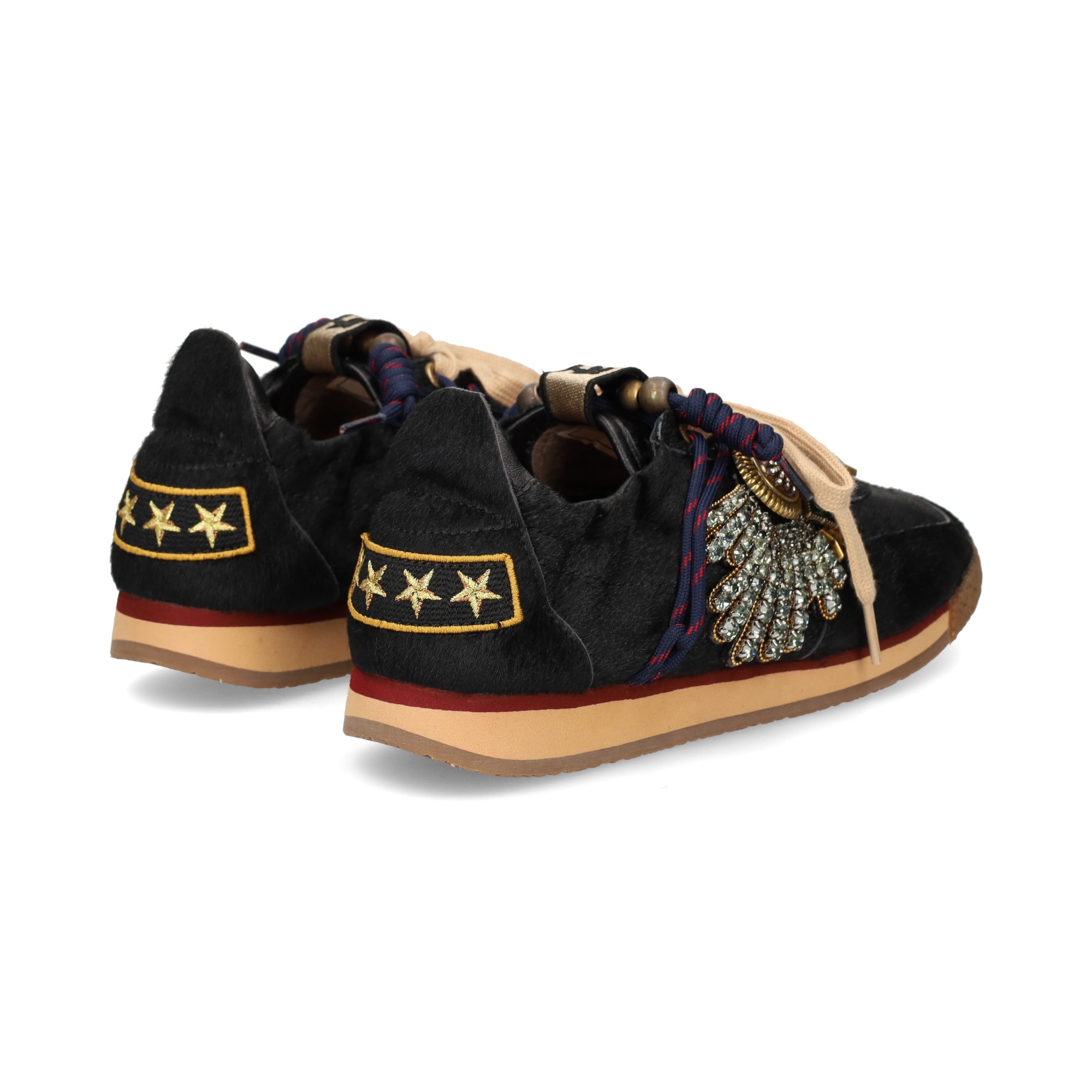 deportivo-broche-lado-potro-negro