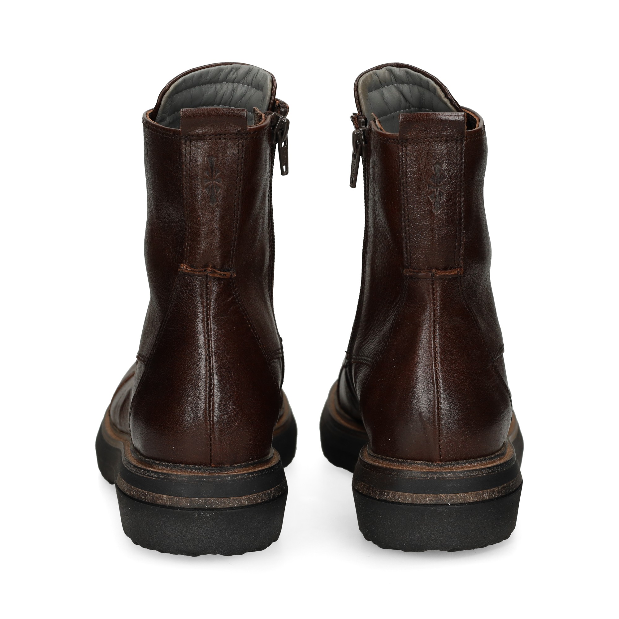 bota-sin-cordon-marron-negro