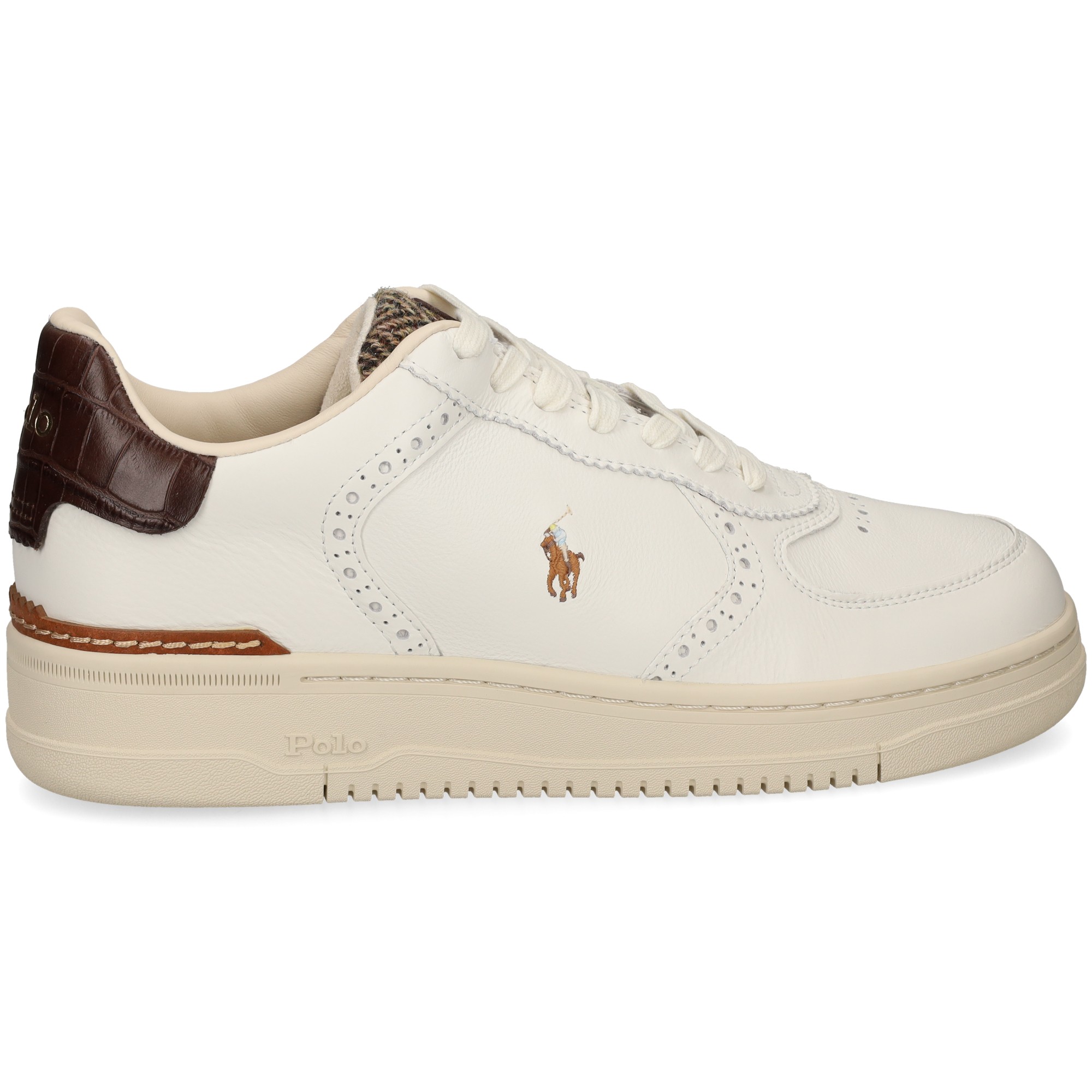 deportivo-detalles-marron-piel-hielo