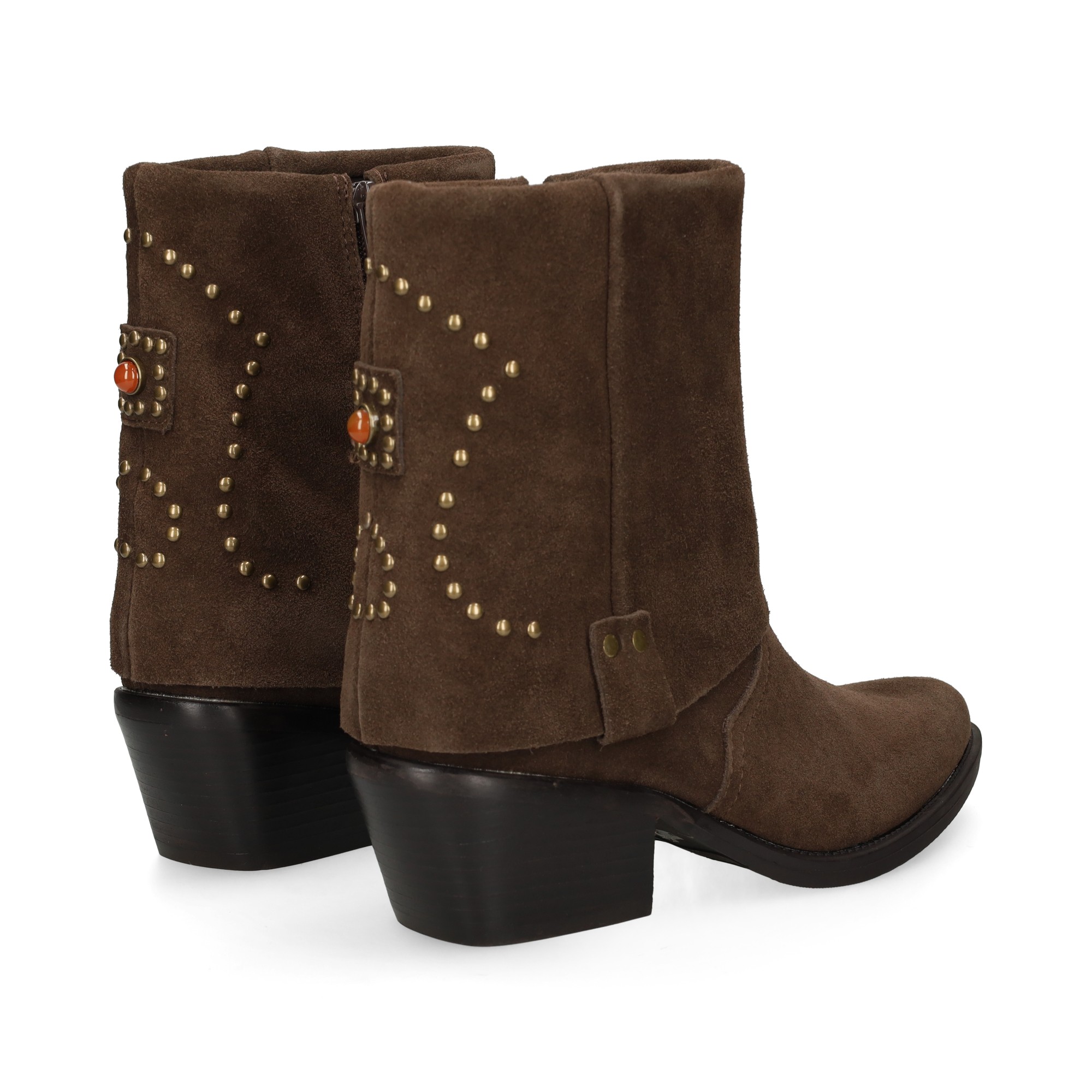 cowboy-tachuelas-talon-ante-marron