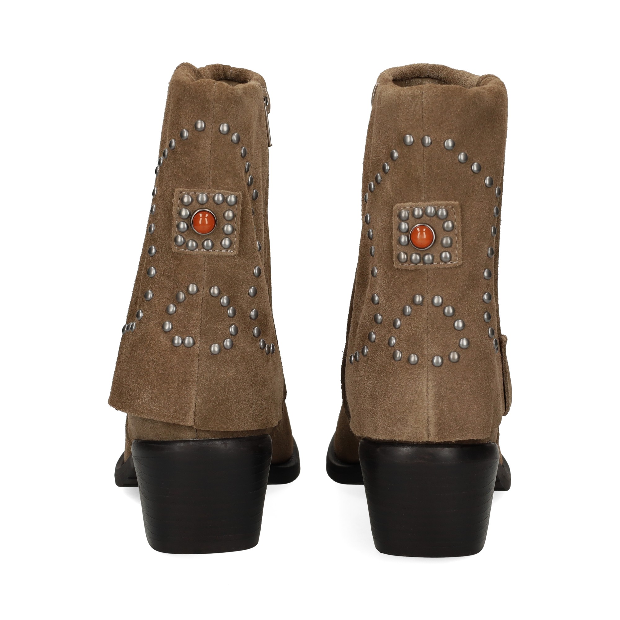 cowboy-tachuelas-talon-ante-kaki