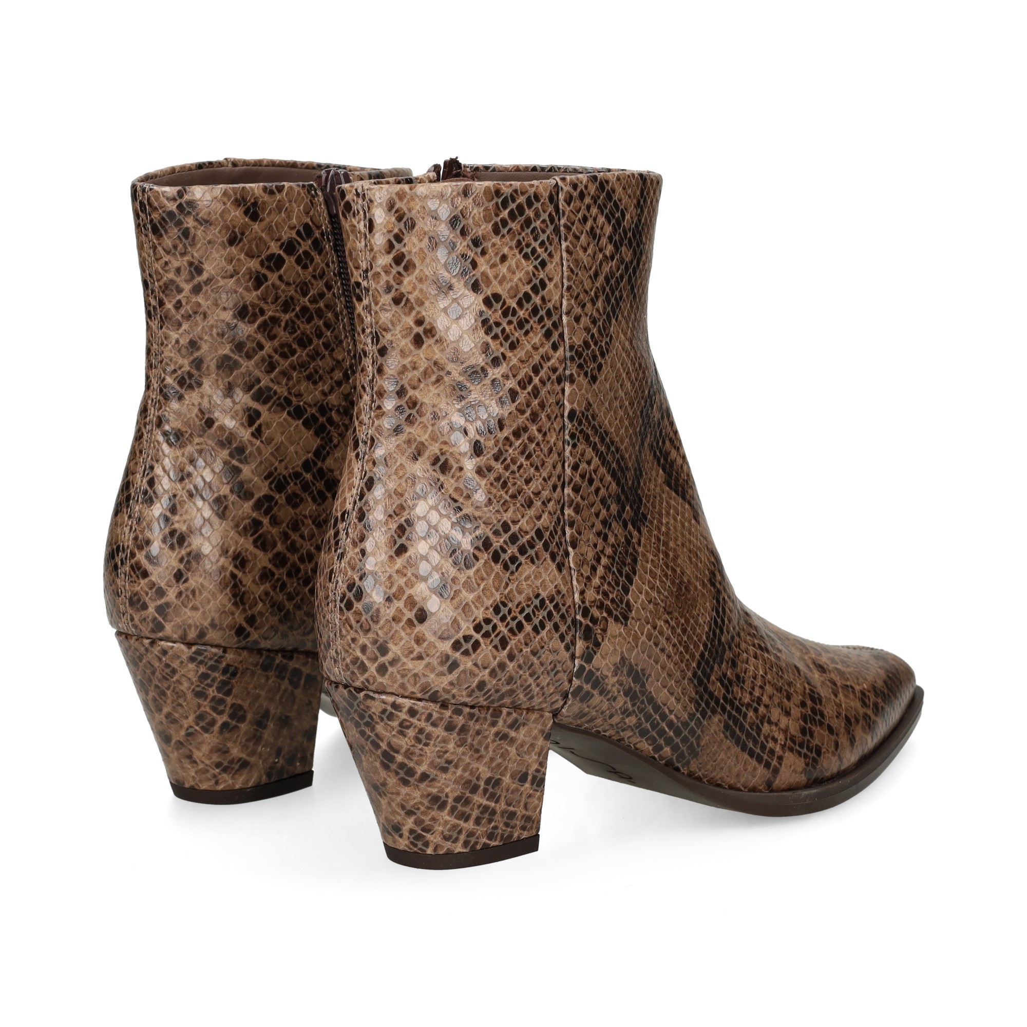 botin-tacon-serpiente-piel-beige