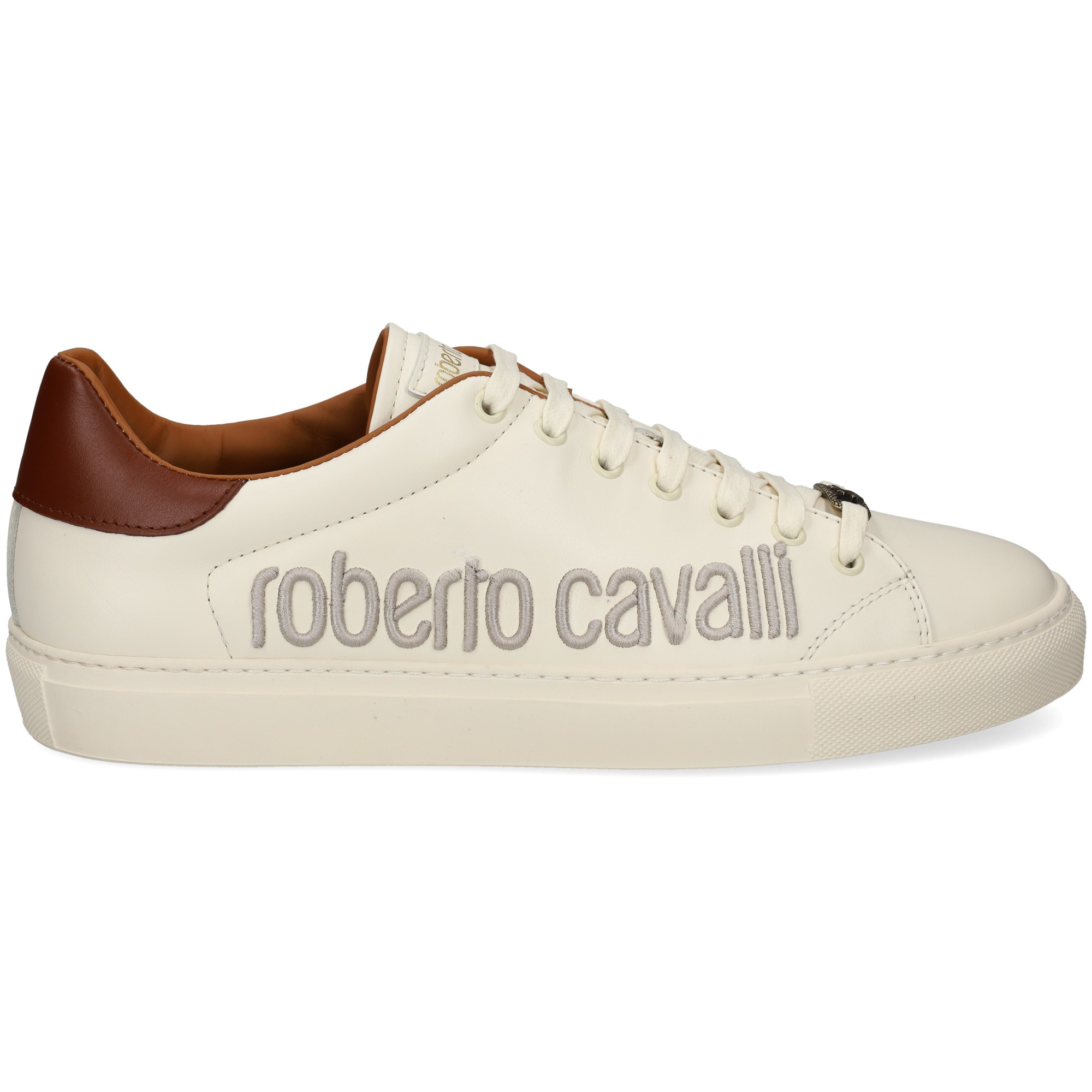 deportivo-detalle-burdeos-piel-blanca