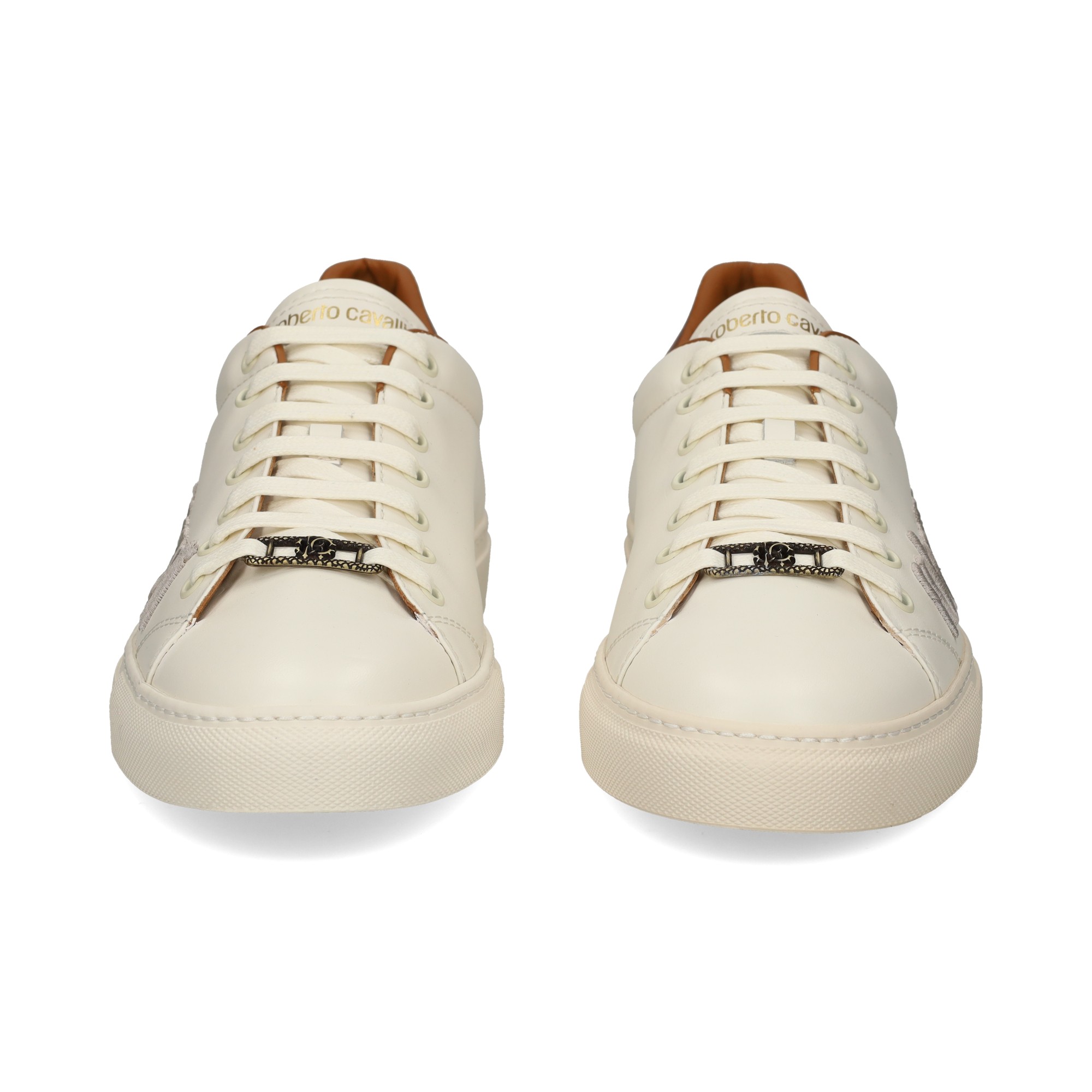 deportivo-detalle-burdeos-piel-blanca
