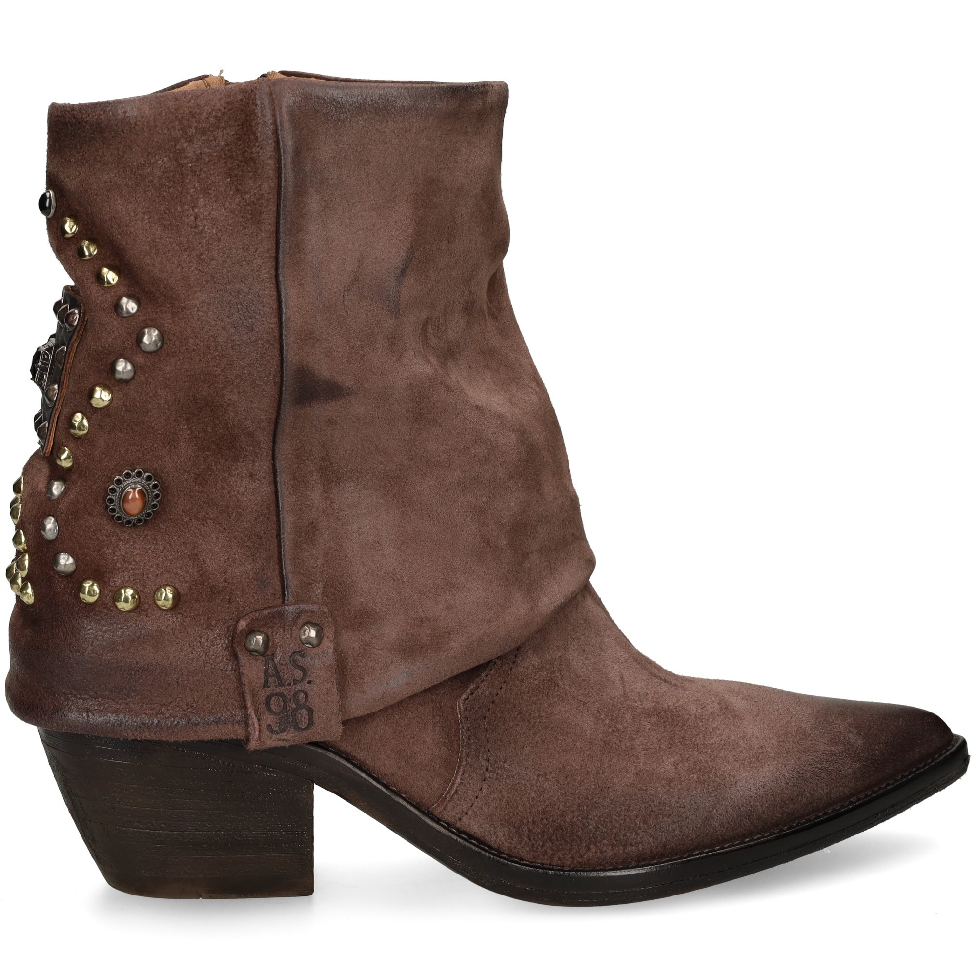botin-tachuelas-talon-ante-moka