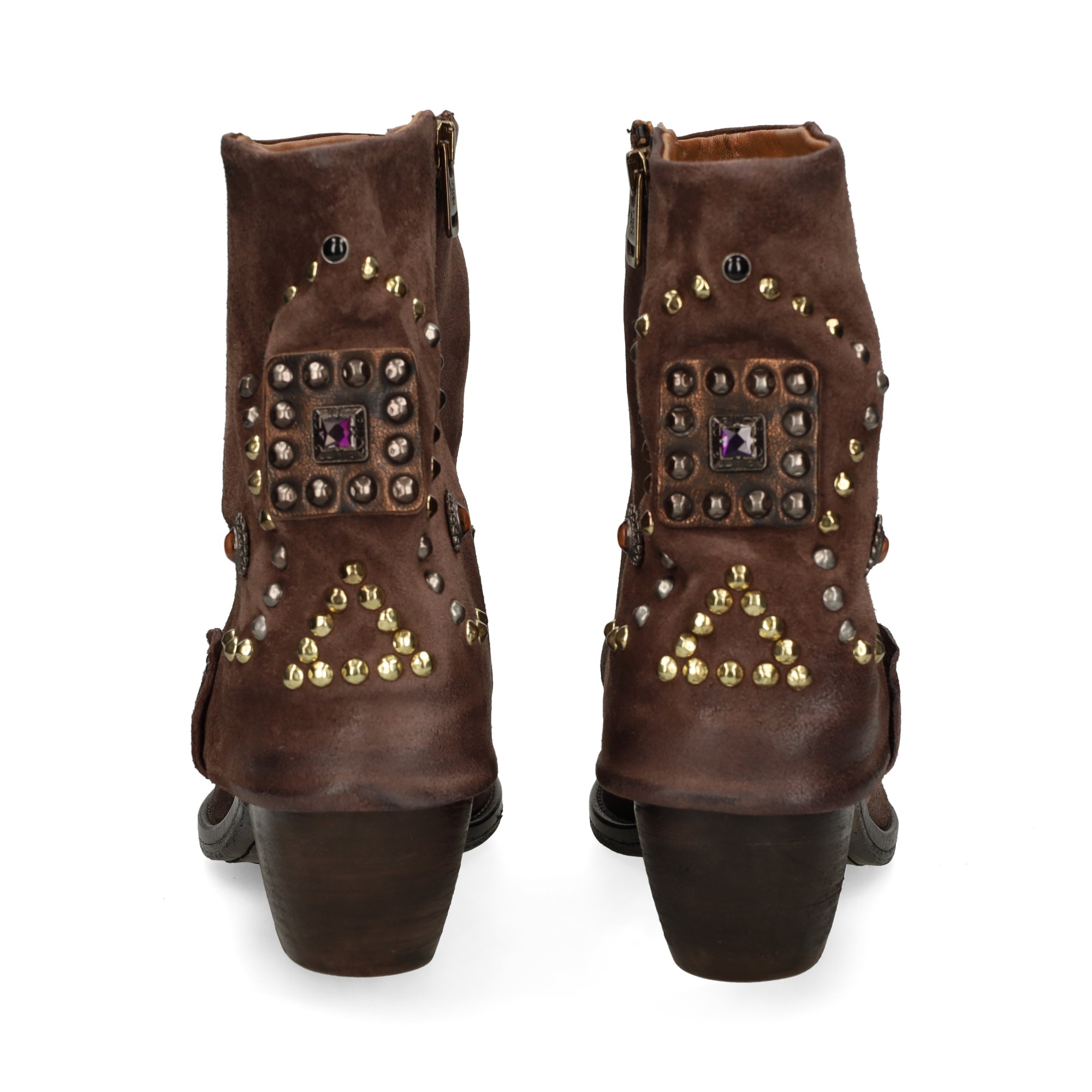 botin-tachuelas-talon-ante-moka