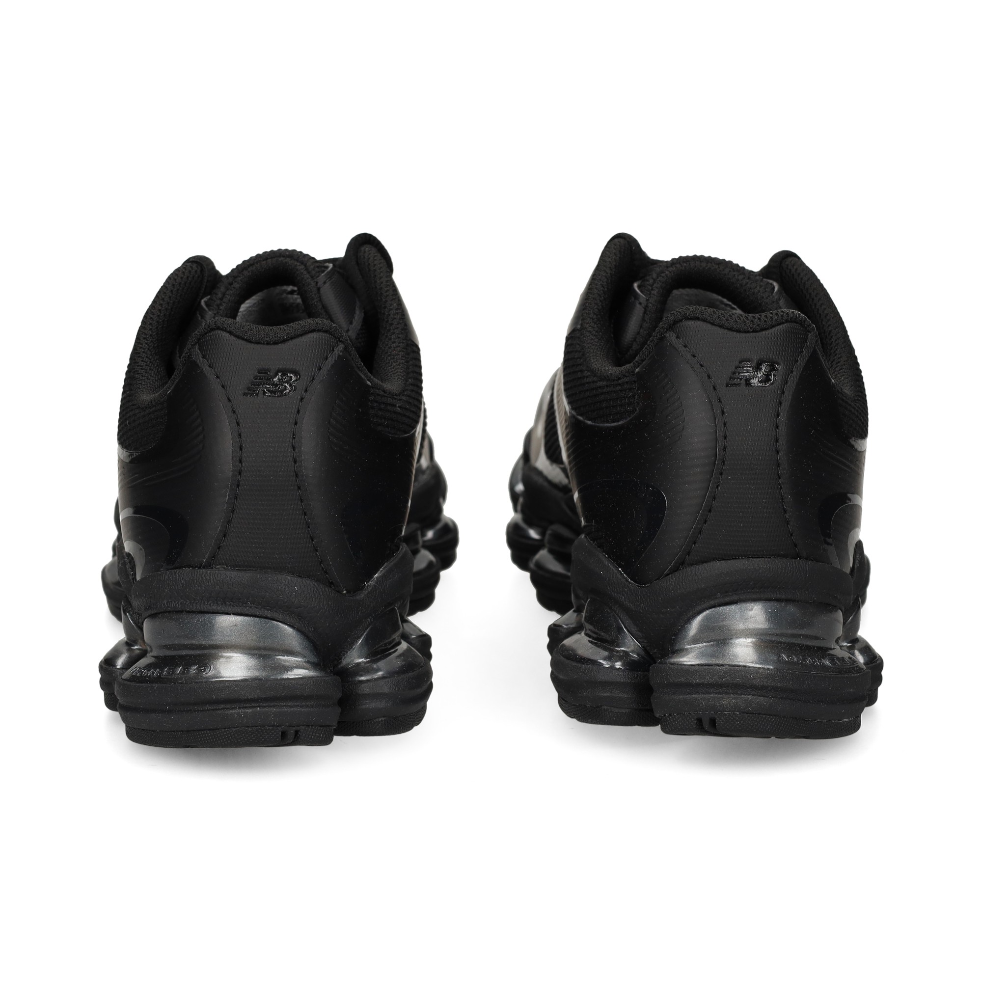 deportivo-nylon-total-negro