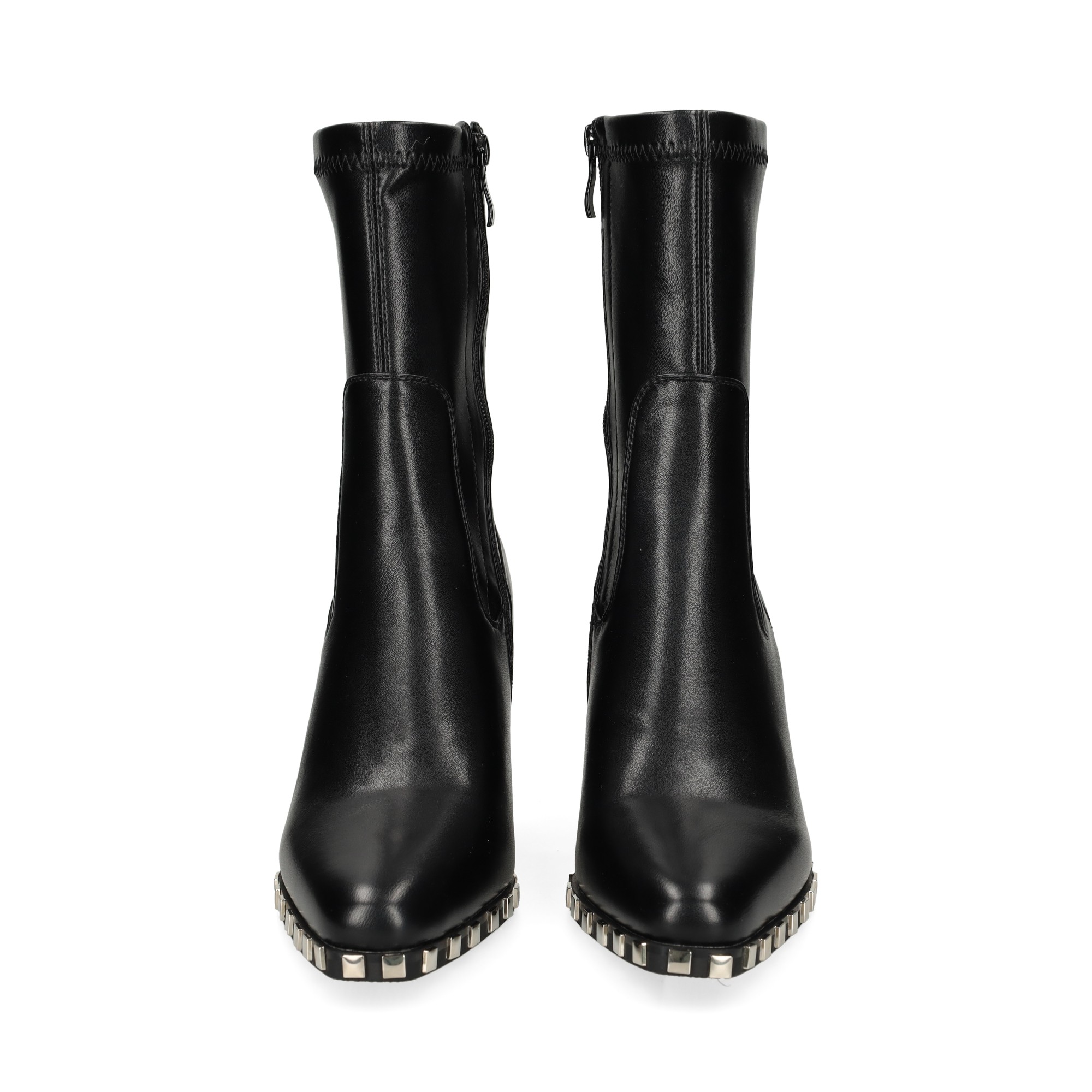 botin-tachuelas-contorno-negro