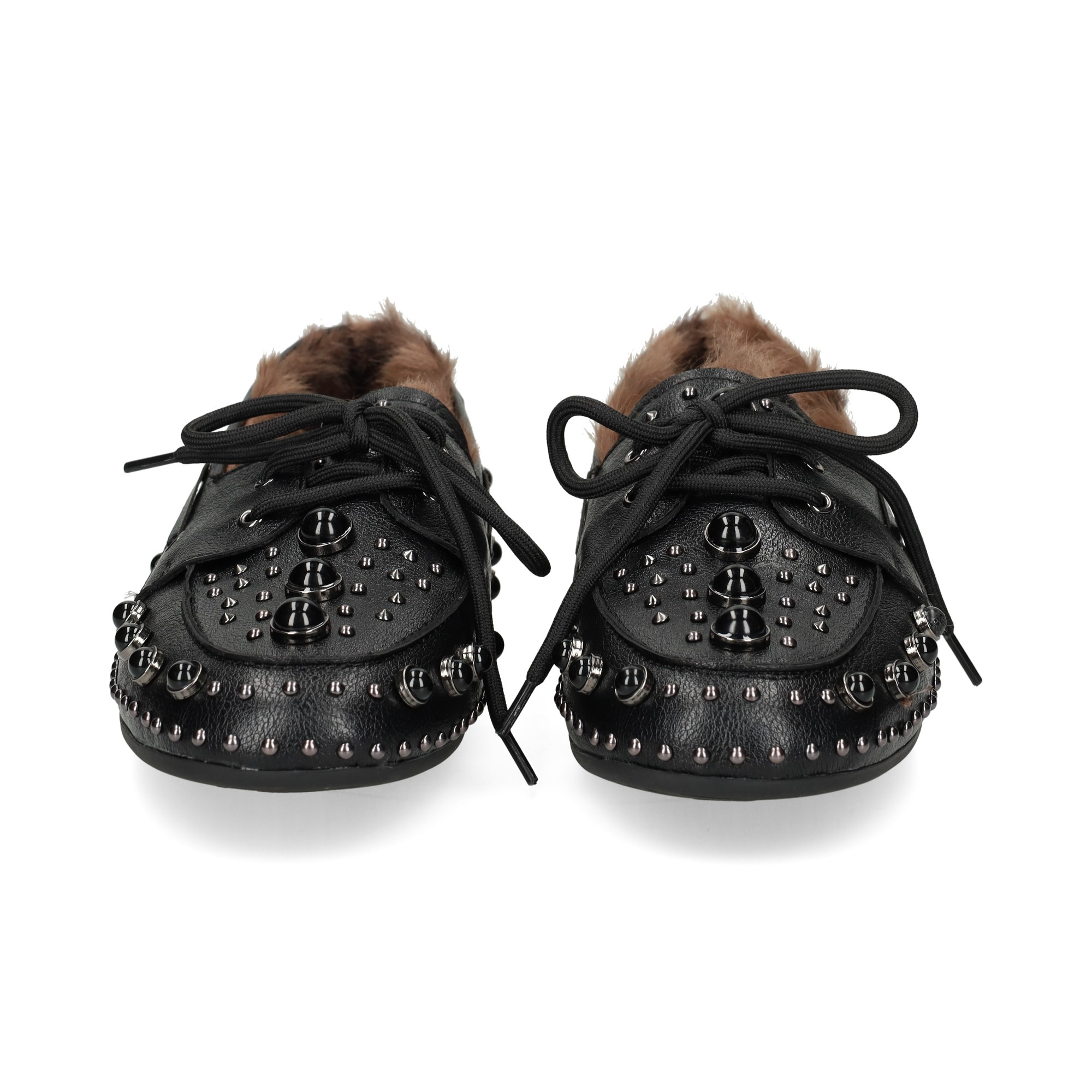 mocasin-tachas-pelo-interior-negro