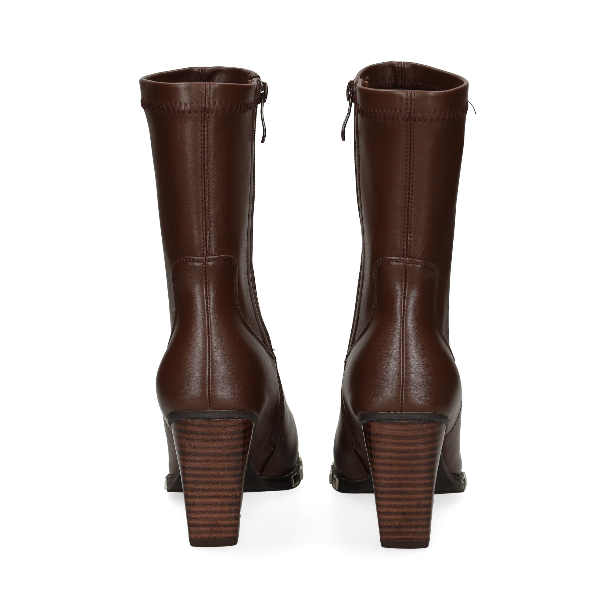 botin-tachuelas-contorno-moka