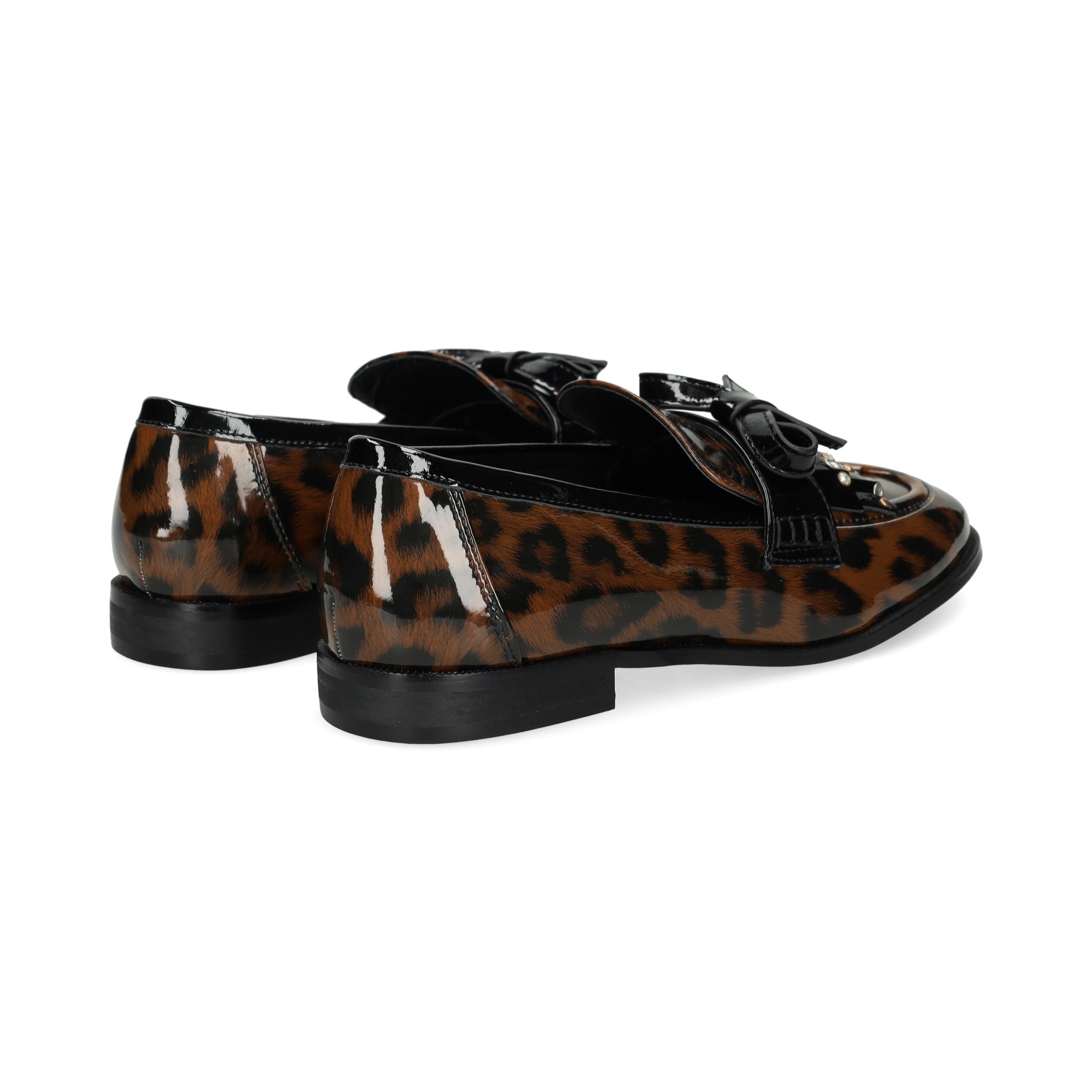 mocasin-charol-leopardo