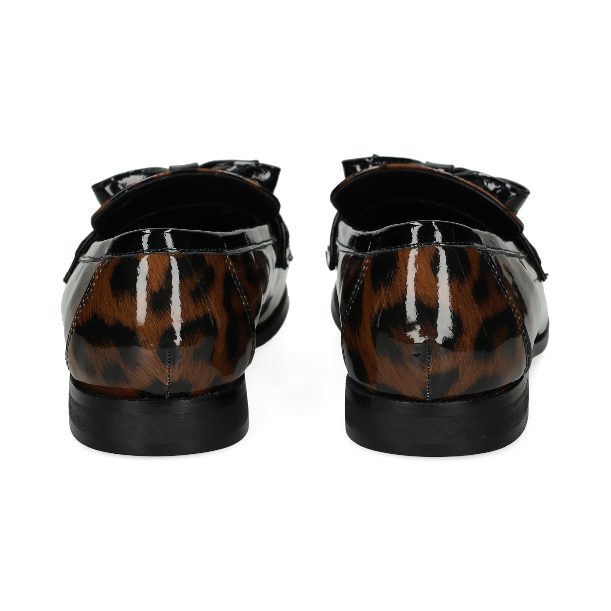 mocasin-charol-leopardo