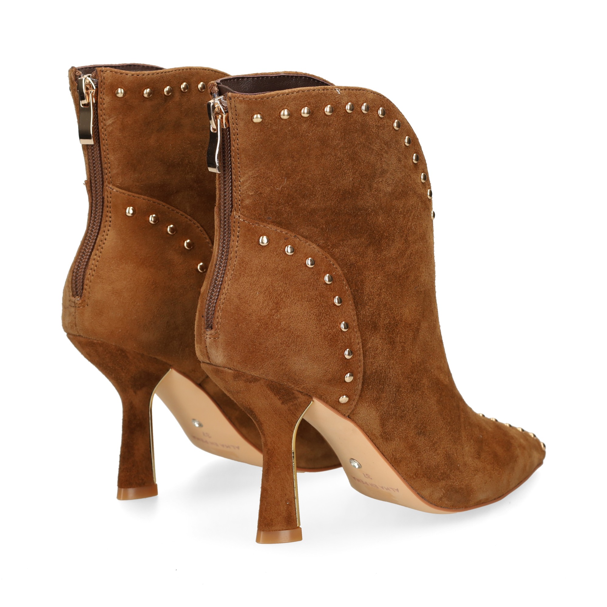 botin-tachuelas-ante-camel